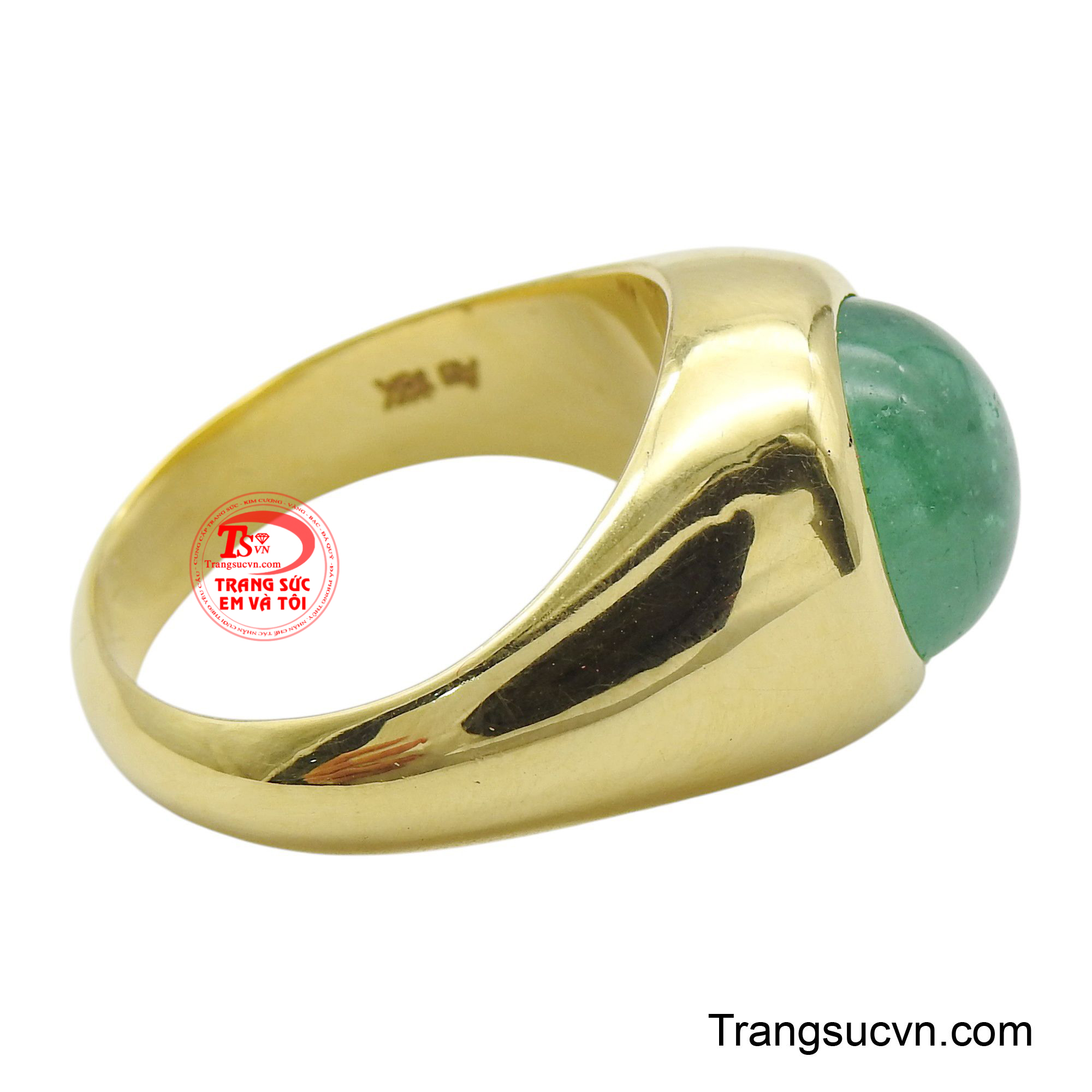 Chiếc nhẫn là biểu tượng của sự thành công và đẳng cấp, đồng thời thể hiện phong cách tối giản, tinh tế.