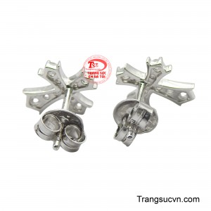 Đôi hoa tai này là món quà ý nghĩa, gửi gắm niềm tin, hy vọng và sự bình an cho những người con của Chúa.