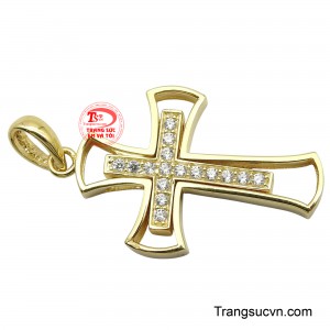 Món trang sức này không chỉ tôn vinh giá trị tinh thần mà còn là biểu tượng của hy vọng và sự bảo vệ, mang lại sự bình an cho người sở hữu.