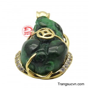 Đây không chỉ là một món trang sức mà còn là một lá bùa hộ mệnh, bảo vệ và mang lại bình an.