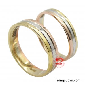 Đeo trên tay cặp nhẫn này, mỗi cặp đôi như đang khẳng định lời thề nguyện son sắt, cùng nhau vượt qua mọi thử thách để xây dựng một tương lai trọn vẹn và hạnh phúc.