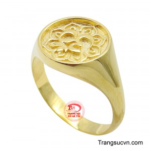 Nhẫn hoa văn vàng 14K này là một tác phẩm nghệ thuật mang đậm dấu ấn văn hóa. 