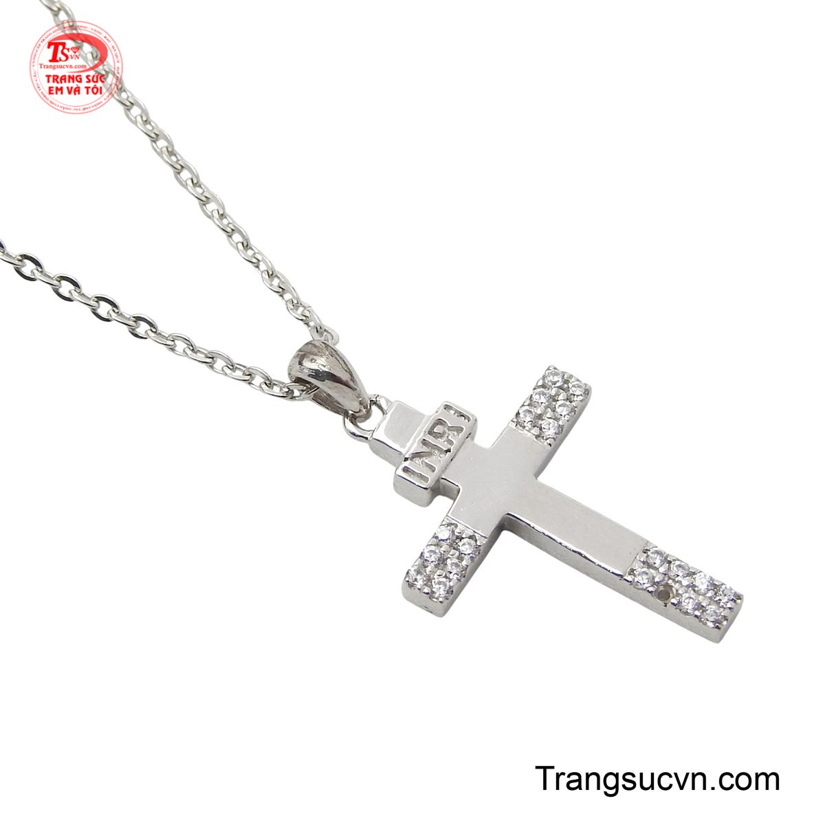 Món trang sức này mang ý nghĩa bảo hộ và là lời nhắc nhở về sự cứu rỗi hằng ngày.