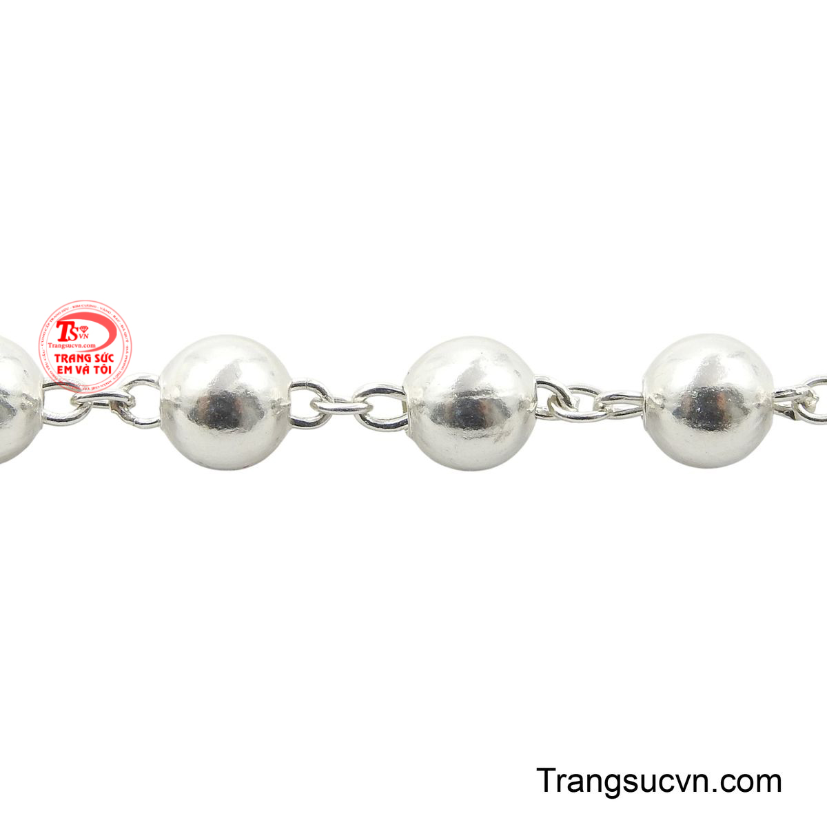 Món trang sức này vừa là vật phẩm cầu nguyện trang trọng, vừa là phụ kiện thanh lịch thể hiện niềm kính trọng và niềm hy vọng vững vàng của người Công giáo.