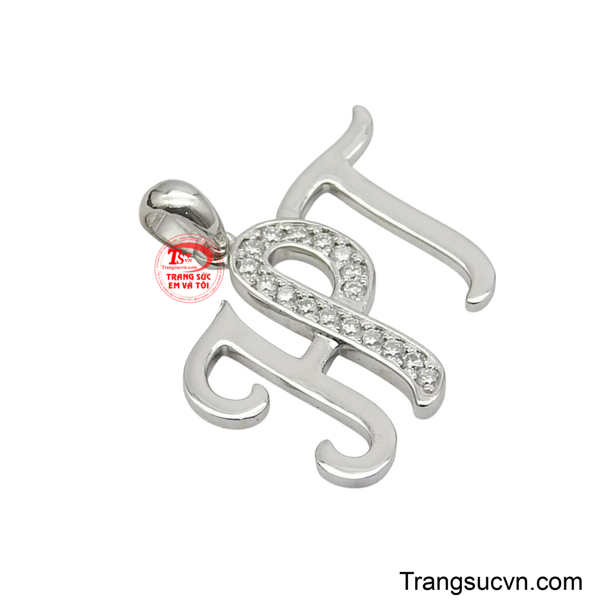 Món trang sức này mang ý nghĩa khẳng định bản thân, là biểu tượng của dấu ấn cá nhân hoặc tên của người thân yêu.