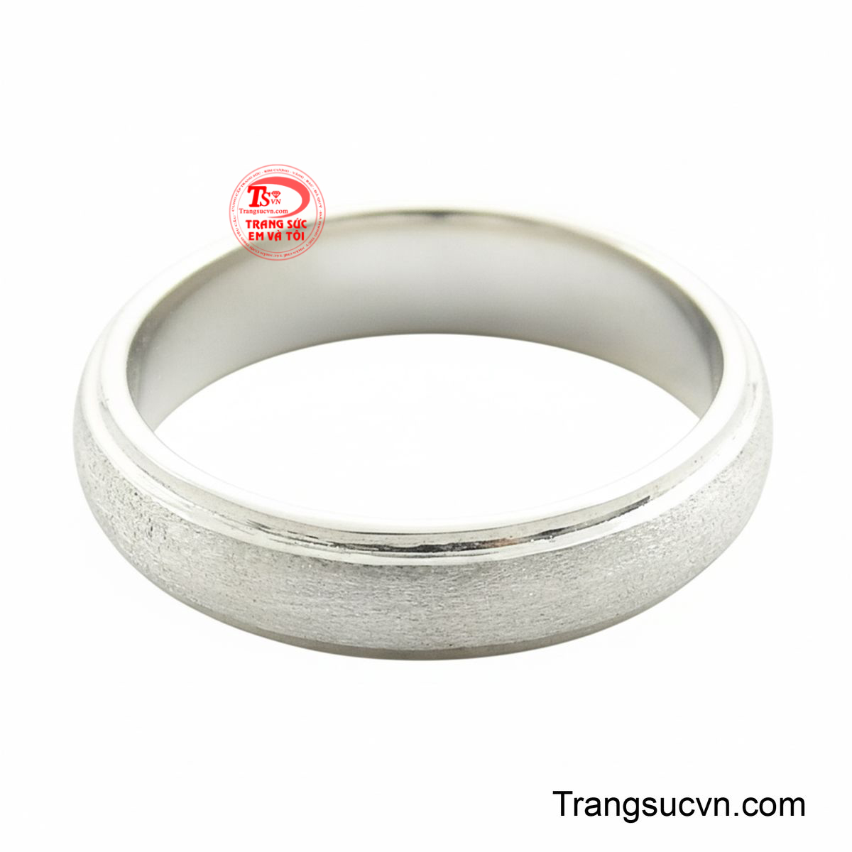 Chiếc nhẫn phù hợp với những người thích sự giản dị nhưng vẫn mang đến một phong cách cho riêng mình.