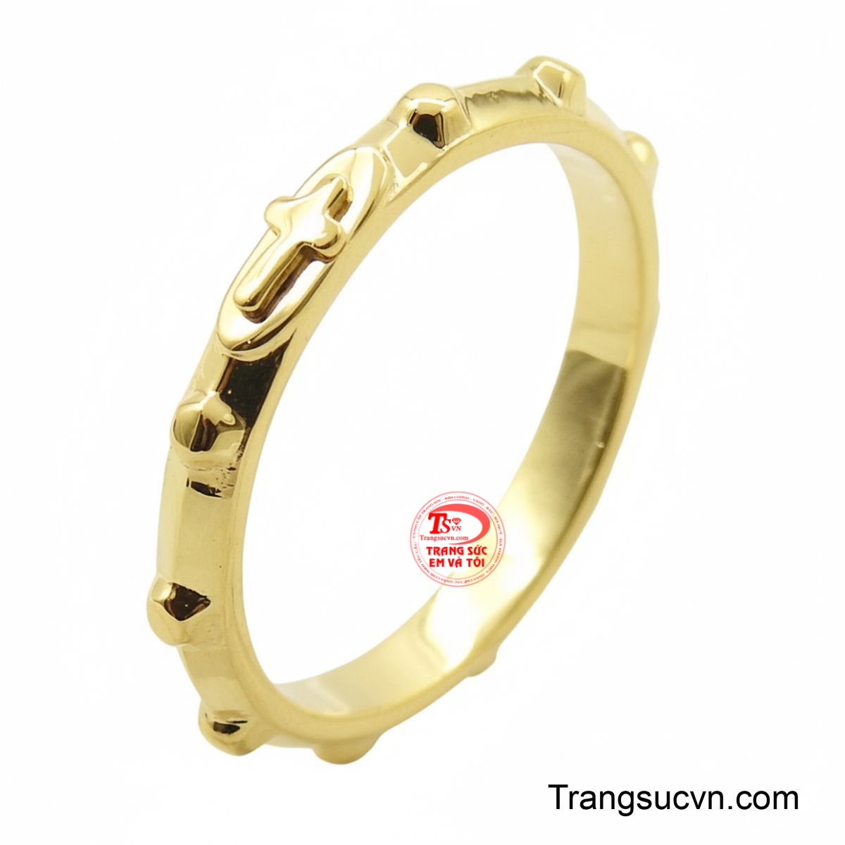 Nhẫn công giáo phước lành với kiểu dáng đai trơn, được chạm khắc nổi hình thập giá ở trung tâm.