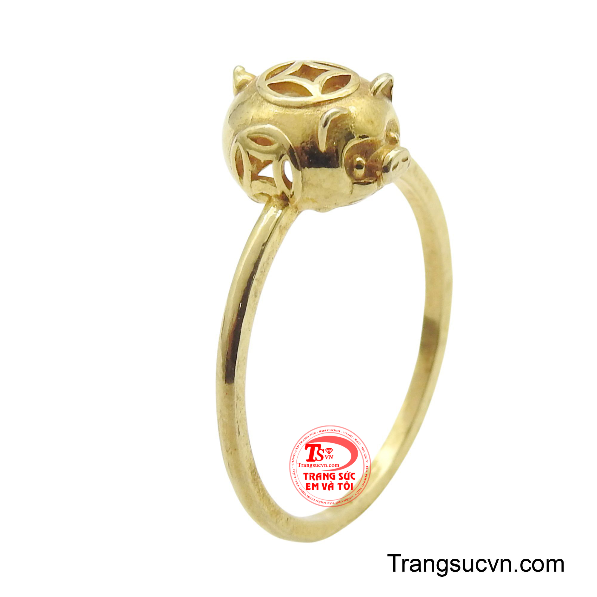 Nhẫn nữ chú heo vàng 10K với một thiết kế ngộ nghĩnh và độc đáo, lấy cảm hứng từ hình tượng chú heo con đáng yêu.
