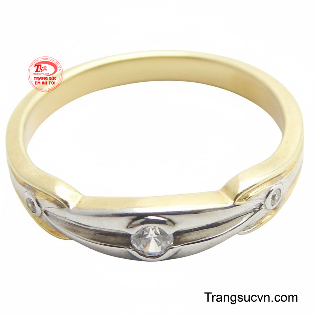 Thiết kế này mang đến vẻ đẹp hiện đại và trẻ trung, hoàn hảo cho phái nữ yêu thích sự sáng tạo và phong cách độc đáo.