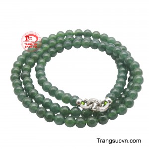 Chuỗi ngọc này không chỉ là món trang sức tôn lên sự quý phái mà còn là vật phẩm nuôi dưỡng sinh khí dồi dào, thể hiện gu thẩm mỹ truyền thống và tinh tế của người sở hữu.