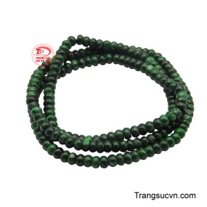 Trong phong thủy, ngọc cẩm thạch được xem là viên đá của sức khỏe, may mắn và trường thọ, đặc biệt là màu xanh lục.