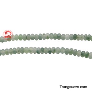 Thiết kế tinh tế và truyền thống này dễ dàng kết hợp với mọi trang phục, là món trang sức quý giá và hộ mệnh cho người sở hữu.
