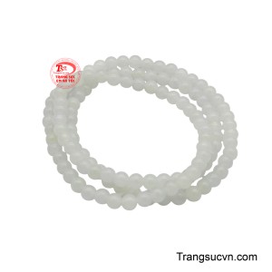 Chuỗi tay cẩm thạch trang nhã là một tác phẩm nghệ thuật tinh tế từ thiên nhiên, mang trong mình vẻ đẹp của sự thuần khiết và thanh tịnh.