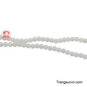 Thiết kế tối giản và tinh tế này không chỉ là món trang sức đẹp mắt mà còn là vật phẩm phong thủy ý nghĩa, dễ dàng kết hợp với nhiều phong cách.
