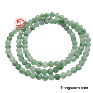 Chuỗi tay ngọc cẩm thạch tài lộc với sắc xanh lục bảo tươi mát, là biểu tượng vượt thời gian của sự thuần khiết và thanh tịnh. 