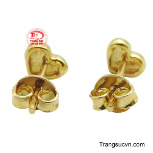 Đây là món trang sức cơ bản nhưng không bao giờ lỗi mốt, hoàn hảo để thể hiện sự lãng mạn và nữ tính trong phong cách hàng ngày.