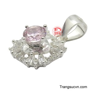 Thiết kế này mang ý nghĩa tôn vinh vẻ đẹp cá nhân, biểu tượng cho sự quý phái và tình yêu lãng mạn.
