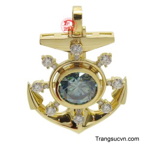 Mặt dây chuyền nam Topaz là biểu tượng của sự vững chãi và khát vọng chinh phục đại dương.