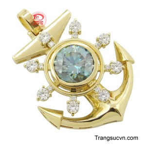 Xung quanh viên đá chủ được đính thêm những viên đá Moisanite trắng nhỏ, tạo hiệu ứng ánh sáng rực rỡ.