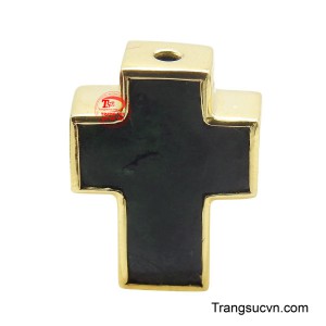 Bề mặt ngọc có những vân đá tự nhiên, làm tăng thêm sự huyền bí và độc đáo.