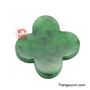 Thiết kế trơn phẳng này làm nổi bật chất ngọc và sự trọn vẹn của hình dáng. Đây là sự lựa chọn lý tưởng để gắn vào mặt dây chuyền hoặc hoa tai.