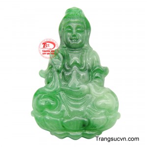 Tượng Phật Bà an tọa trên đài sen với khuôn mặt từ bi, nhân hậu, ánh mắt khép hờ, toát lên sự thanh thoát và siêu thoát khỏi trần tục.