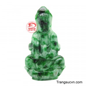 Mặt Phật Bà Ngọc thiên nhiên được chế tác từ Ngọc Jadeite thiên nhiên, toát lên vẻ đẹp thanh tịnh và từ bi sâu sắc.