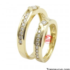 Cặp nhẫn này là biểu tượng hoàn hảo cho lời hứa trọn đời với vẻ đẹp sang trọng và tinh tế không phai mờ.