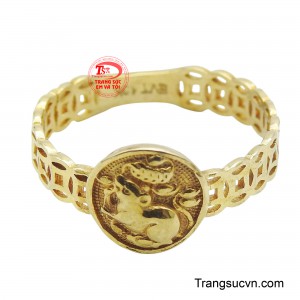 Sự kết hợp giữa biểu tượng kim tiền và con giáp tạo nên món trang sức không chỉ duyên dáng mà còn mang ý nghĩa tích cực về sự cát tường và thuận lợi.
