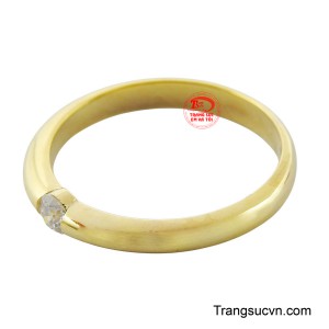 Với chiếc nhẫn đơn giản này giúp nàng dễ dàng phối với những bộ đồ khác nhau nhưng vẫn toát lên vẻ đẹp cho riêng mình.