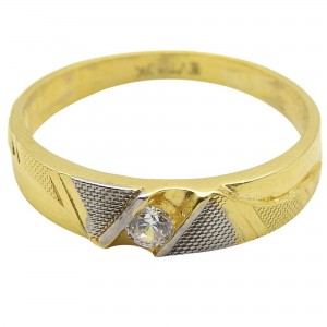 Nhẫn nữ vàng 10K có thể dễ dàng kết hợp với nhiều loại trang phục khác nhau, từ trang phục công sở thanh lịch đến trang phục dạo phố trẻ trung hay trang phục dự tiệc sang trọng.