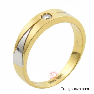 Nhẫn nữ vàng tây 18K đơn giản với một thiết kế hiện đại và tối giản, lý tưởng cho phong cách trang nhã, thường ngày.
