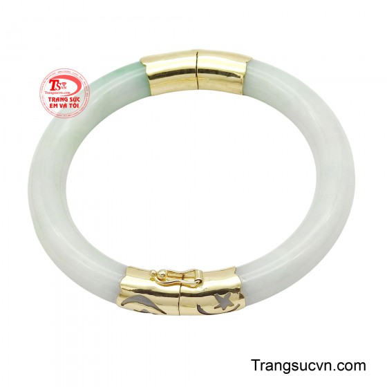 Vòng ngọc bọc vàng khí chất