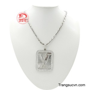 Bộ dây chuyền nam thời trang đẳng cấ giúp các chàng trai thể hiện bản thân và tạo thiện cảm ngay từ cái nhìn đầu tiên.