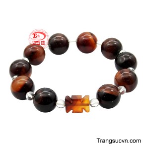 Chuỗi mân côi mã não vượng khí là một biểu tượng mạnh mẽ của sự bình an và vượng khí, được tạo tác từ những viên đá mã não đỏ nâu óng ánh.