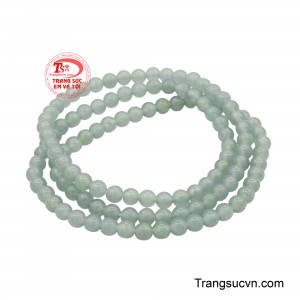 Màu lam xanh trong trẻo ấy không quá rực rỡ, mà thanh thoát, mềm mại như mặt nước phẳng lặng dưới ánh trời, mang đến một vẻ đẹp vừa thanh lịch vừa gần gũi. 