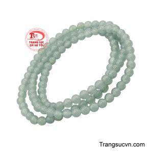 Bên trong, sắc xanh lam và những vệt ngọc nhạt hòa quyện tự nhiên, tạo nên hiệu ứng mát mắt, khiến chuỗi tay trở thành một mảnh thiên nhiên thu nhỏ mang theo sự tĩnh tại.