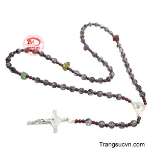 Nó thể hiện lòng sùng kính và đức tin vững vàng của người Công giáo vào Chúa Kitô và Đức Mẹ Maria.