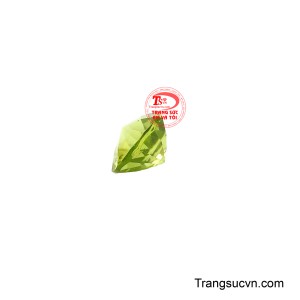 Viên đá Peridot này sẽ là bùa hộ mệnh, giúp gia tăng vượng khí, mang lại may mắn, bình an và sự hài hòa trong cuộc sống.