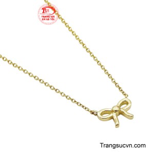 Hãy để món trang sức kiều diễm này tô điểm thêm nét rạng ngời và thu hút mọi ánh nhìn cho bạn!