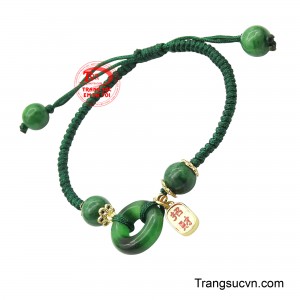 Đồng xu là biểu tượng cổ xưa của tài lộc và sự sung túc, khi kết hợp cùng cẩm thạch lại càng tăng thêm ý nghĩa cát tường, thu hút vượng khí, may mắn và sự thịnh vượng.