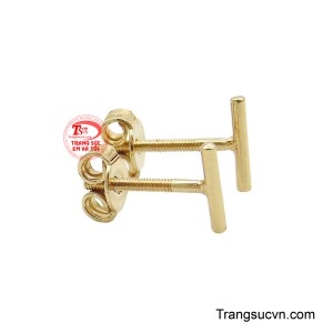 Đôi hoa tai giúp khuôn mặt bạn trở nên bừng sáng ngay cả khi bạn diện lên mình những bộ đồ đơn giản.