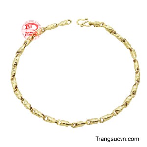 Lắc tay nam vàng tây 10k đơn giản là một biểu tượng của phong cách mạnh mẽ và tinh tế dành cho quý ông. 