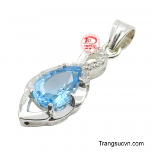 Mặt dây bạc đính Topaz khoác lên mình vẻ đẹp thanh thoát và dịu dàng như ánh nắng đầu ngày. 