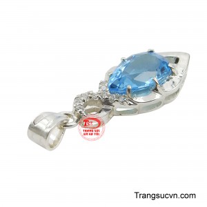 Mỗi cái nhìn vào sản phẩm là một khoảnh khắc an yên, như được chạm đến hơi thở thiên nhiên và sự trong trẻo của tâm hồn, mang theo sức hút nhẹ nhàng nhưng đầy cuốn hút.