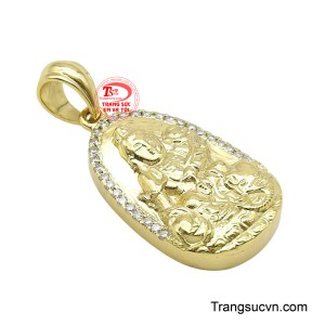 Sở hữu mặt dây này giúp người đeo tăng cường sức khỏe và sự tập trung, đồng thời bảo vệ khỏi tà khí và mang lại sự thuận lợi trong sự nghiệp, cuộc sống. 