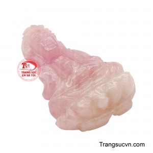 Mặt Phật Bà ruby hồng phớt không chỉ là món trang sức tinh mỹ, mà còn là biểu tượng của bình an, lòng từ bi và sự bảo hộ. 