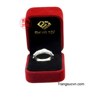 Sản phẩm được giao hàng toàn quốc.