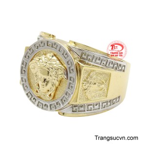 Đeo chiếc nhẫn này mang lại phong thái vương giả, thời thượng và khẳng định vị thế không thể nhầm lẫn của người đàn ông.