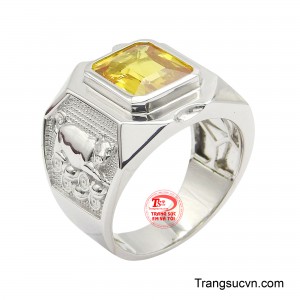 Nhẫn sapphire nam thời thượng là một tuyên ngôn về sự mạnh mẽ và đẳng cấp của người đàn ông hiện đại.